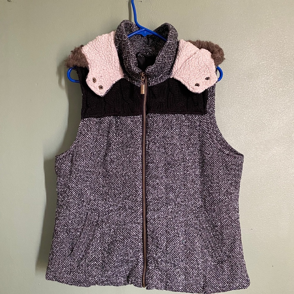 Mossimo. Winter vest.